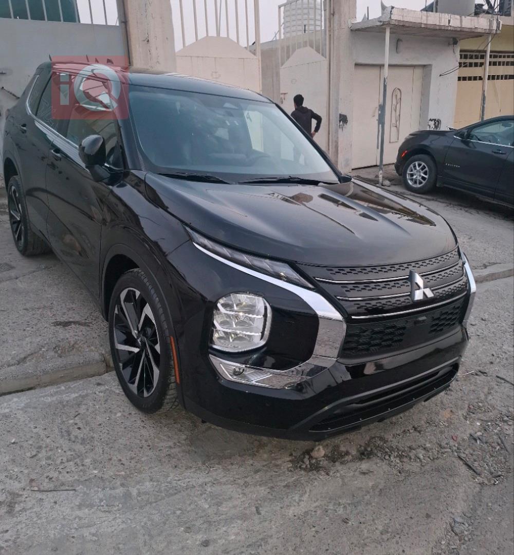 ميتسوبيشي اوتلاندر